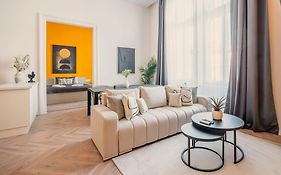 Exclusive Central 3Bedrm Stylish Residence By Prestige Homes